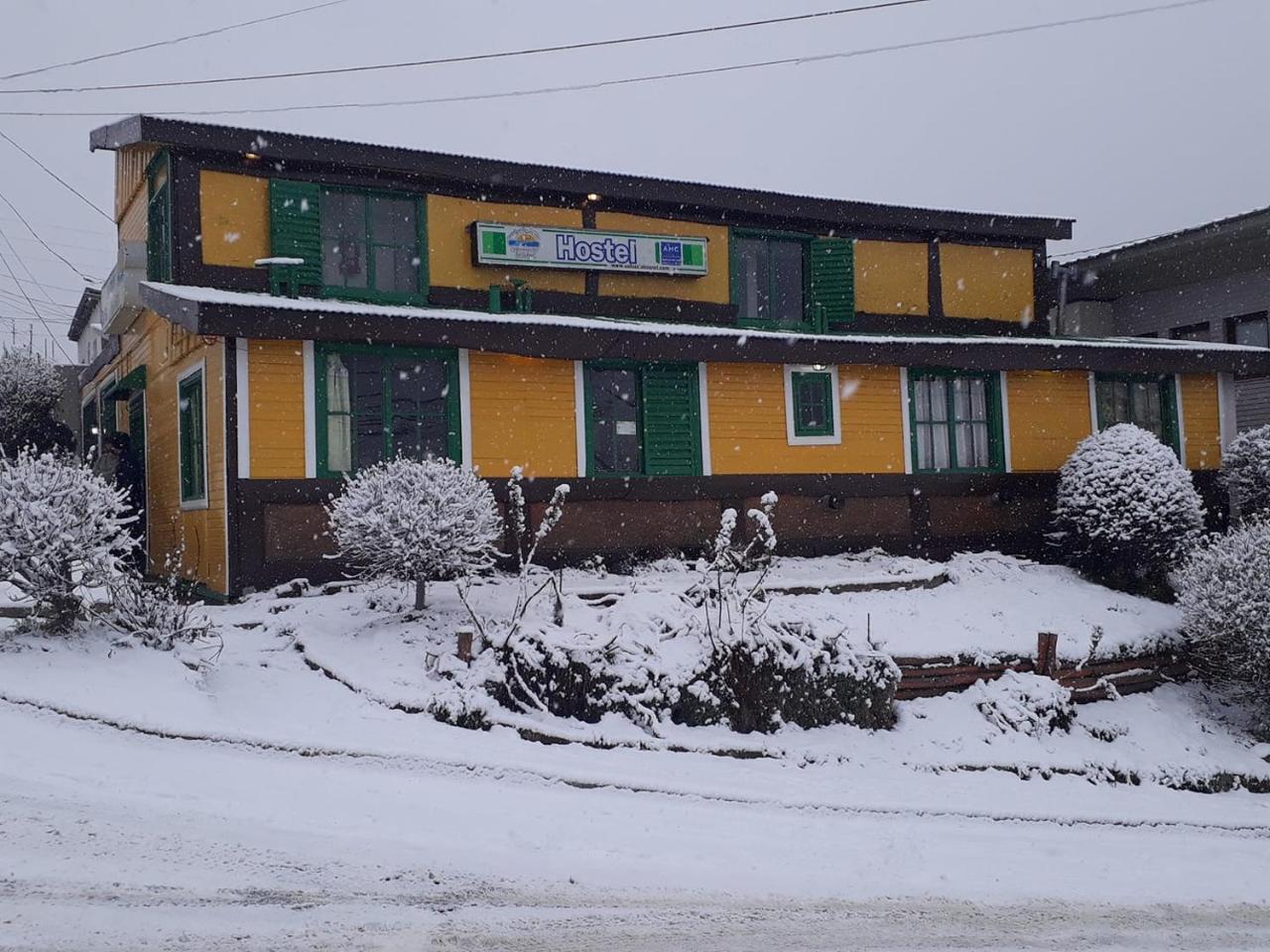 Amanecer de la Bahía Hostel Ushuaia Bagian luar foto